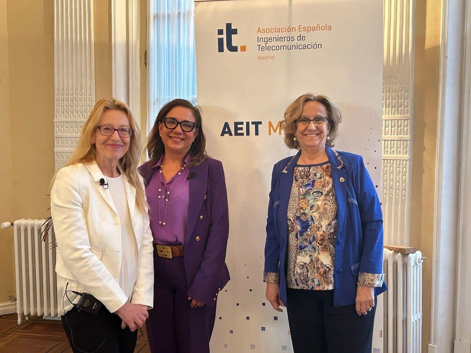 La AEIT-Madrid debate sobre el papel del ingeniero de telecomunicación en edificios inteligentes