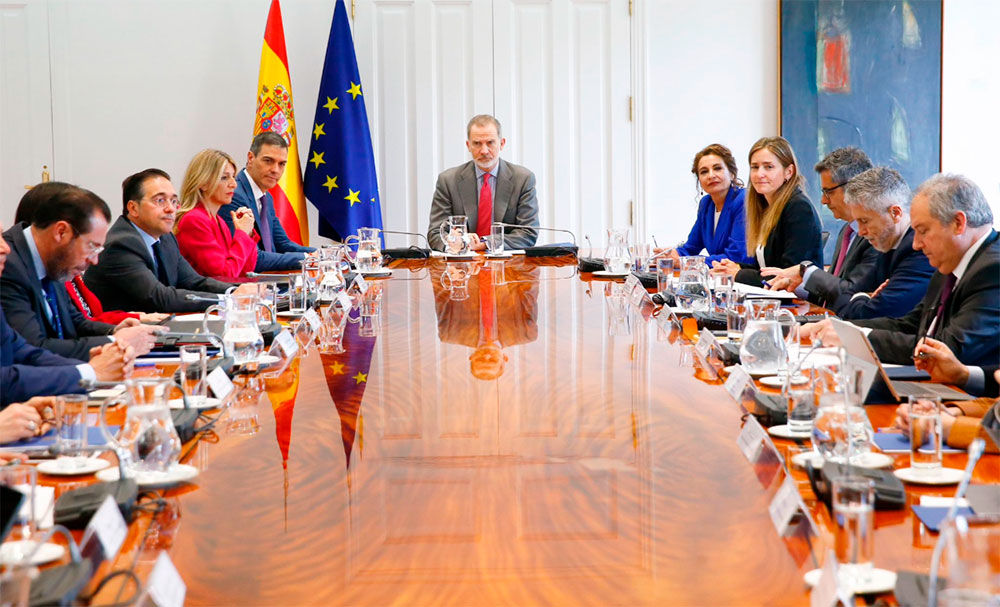 Igual que en Paiporta, el Rey quiso conocer las causas del apagón y las medidas de ayuda a los ciudadanos Igual que en Paiporta, el Rey quiso conocer las causas del apagón y las medidas de ayuda a los ciudadanos