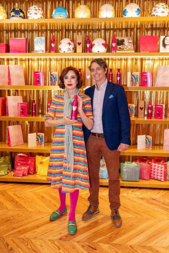 Señoríos de Relleu presenta una edición limitada de su AOVE con diseño exclusivo de Agatha Ruiz de la Prada