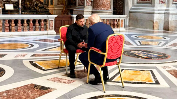 Insólito e histórico cara a cara de Zelenski con Trump en el interior de la Basílica de San Pedro