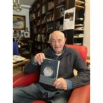 El mundo contado desde una maleta; 60 años de aventuras comerciales por los cinco continentes.