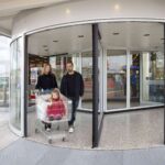 Puertas automáticas, clave en la eficiencia energética de comercios y edificios públicos