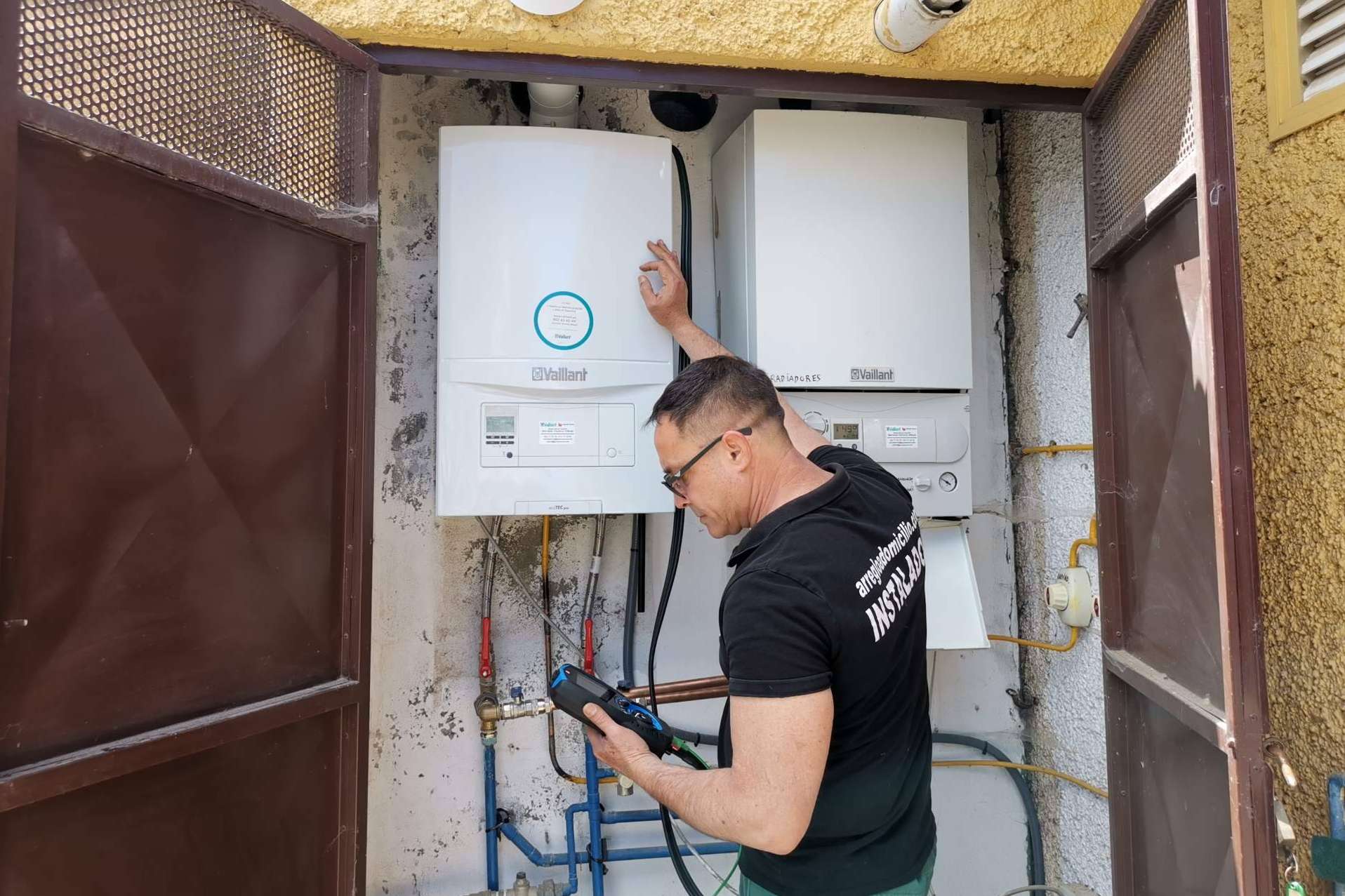 Arreglo a Domicilio, expertos en la reparación de calentadores de gas y termos eléctricos en Tenerife Arreglo a Domicilio, expertos en la reparación de calentadores de gas y termos eléctricos en Tenerife