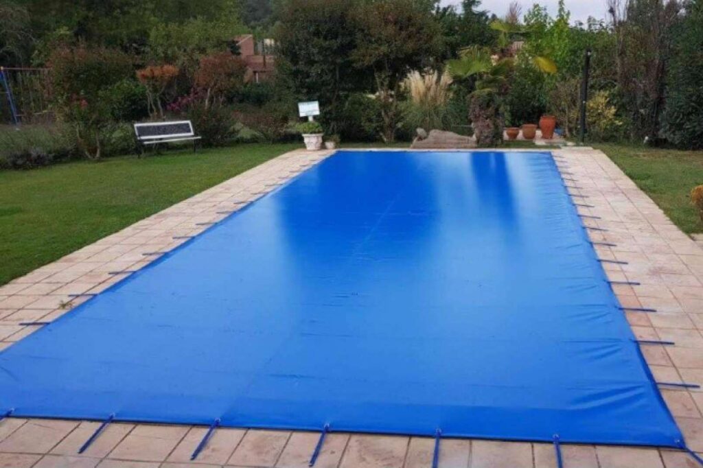 Cobertores de anclaje perimetral para piscinas; invierno sin riesgos ni pérdidas de agua con Swimhome