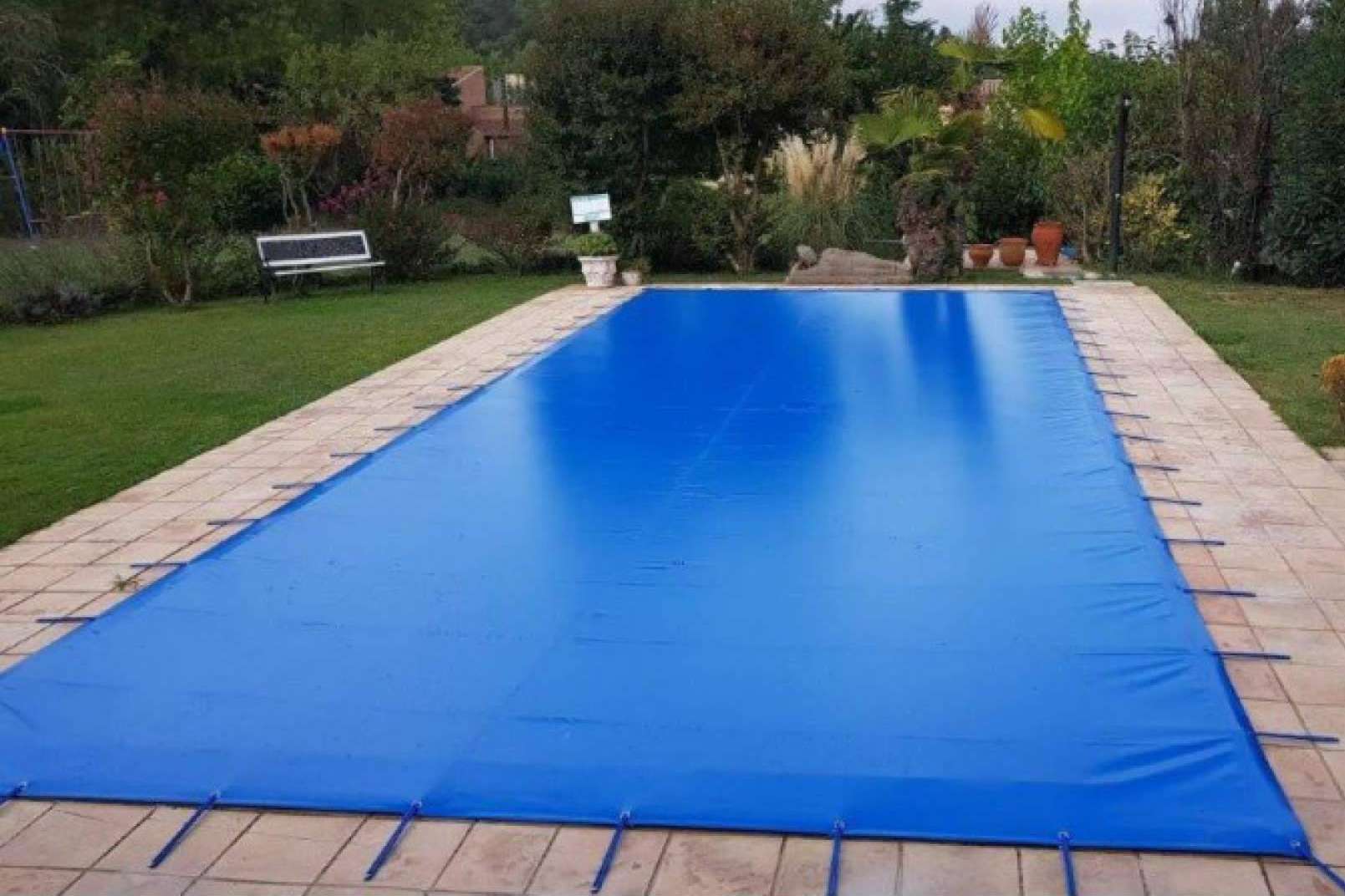 Cobertores de anclaje perimetral para piscinas; invierno sin riesgos ni pérdidas de agua con Swimhome