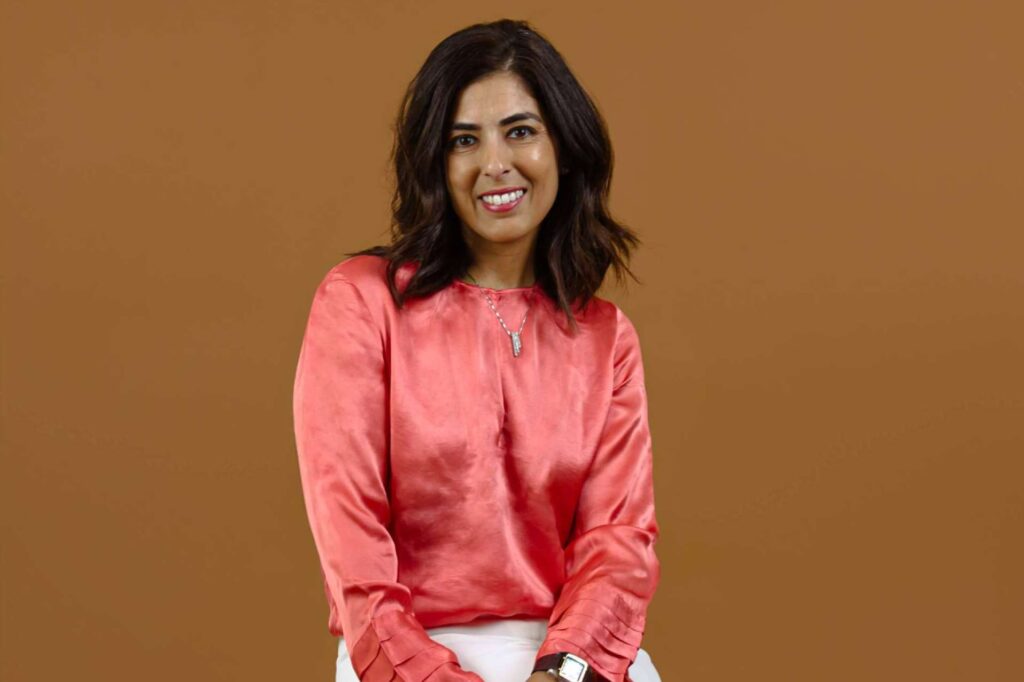 Goldie Uttamchandani impulsa el coaching para adolescentes en Barcelona desde la escucha activa