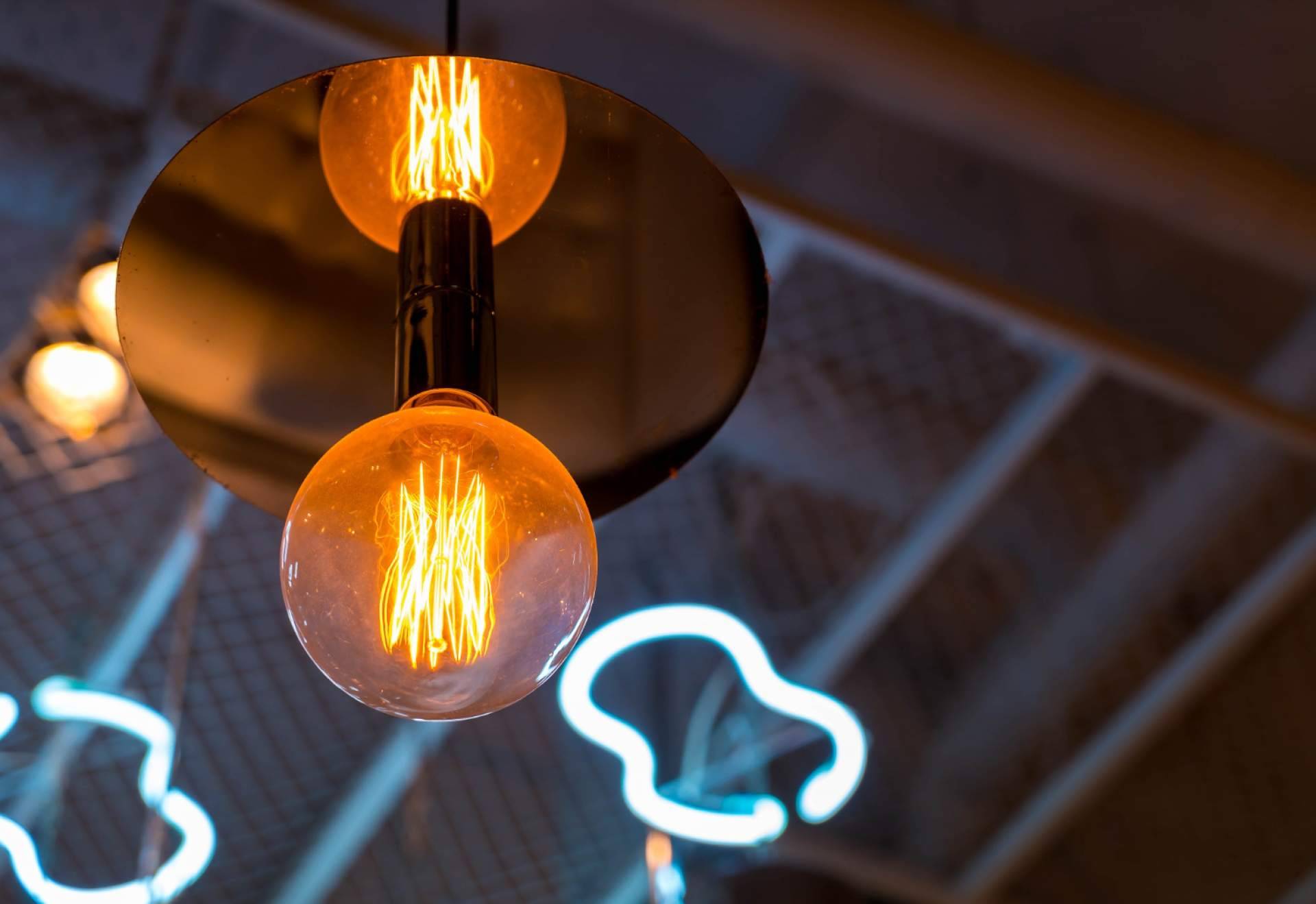 Estrategias para conseguir luz barata y reducir el consumo energético