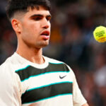 Carlos Alcaraz, con nuevo look, se deja un set ante Fabian Marozsan antes de pasar a tercera ronda