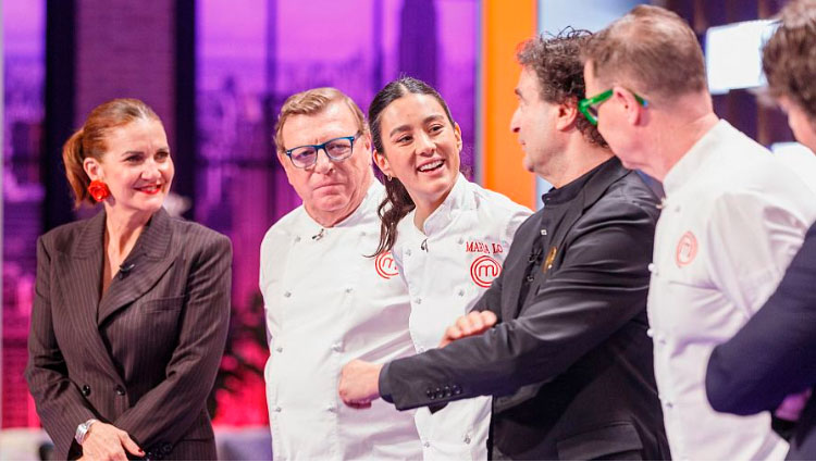 Terelu Campos, Mario Vaquerizo, Eduardo Navarrete, y Los Morancos, en MasterChef
