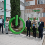 Schneider Electric culmina la descarbonización de su planta en Molins de Rei e inaugura la microgrid desarrollada junto a Iberdrola