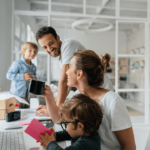 El ejemplo empieza en casa: el uso digital de los padres, clave en la educación tecnológica de los hijos