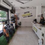 Movilidad sostenible desde Pamplona: VEMOS, expertos en equipos eléctricos y su mantenimiento