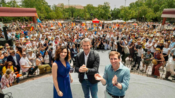 Feijóo y Ayuso avisan que conducir a los españoles a un choque es lo más grave que un político puede hacer