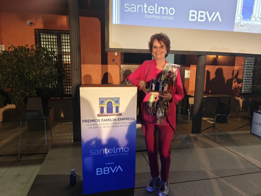 La familia Parra galardonada con los Premios Familia-Empresa que otorga San Telmo Business School