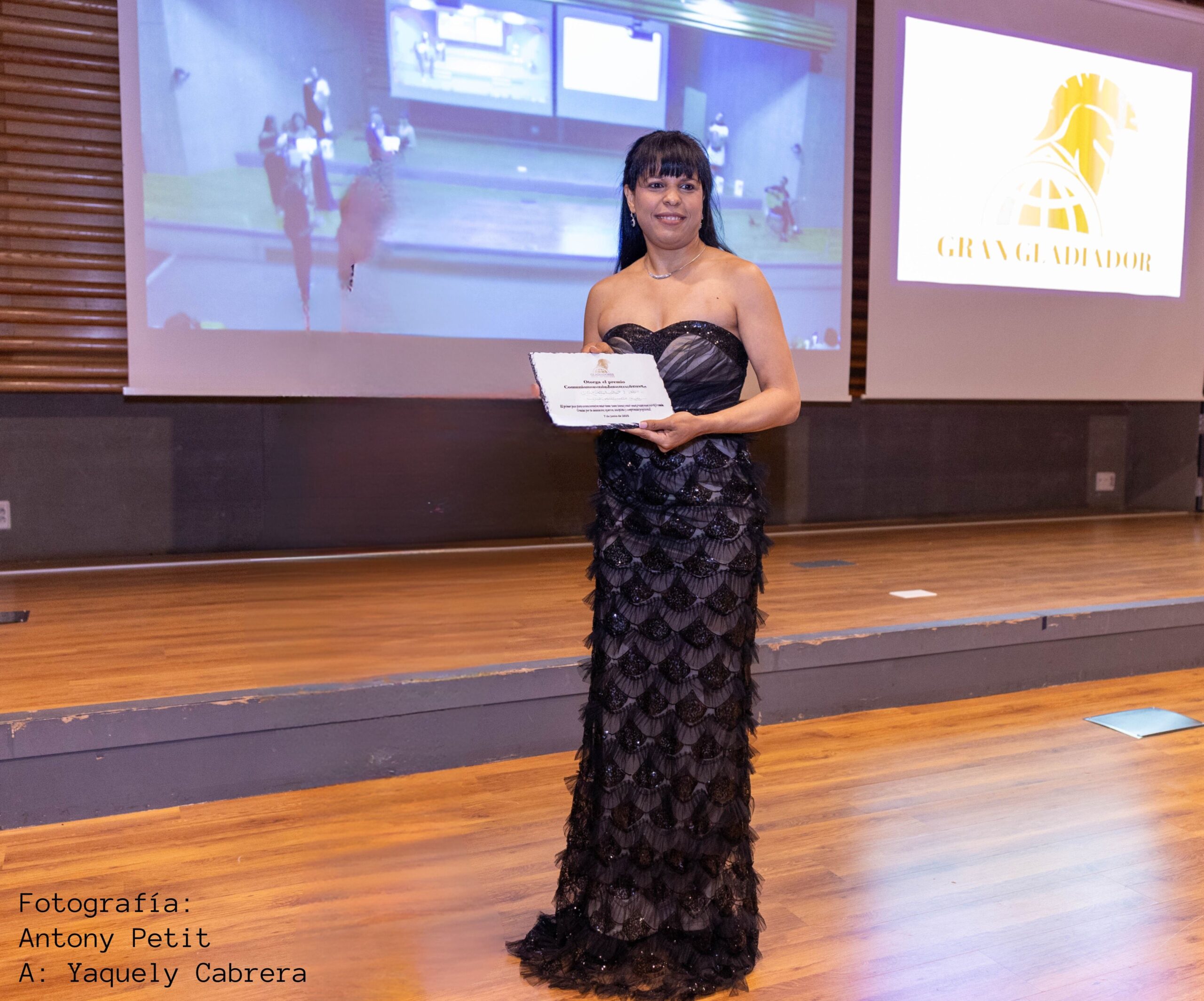 La Dra. Yaquely Cabrera triunfa en los Premios Gladiadores en el Extranjero 2025 La Dra. Yaquely Cabrera triunfa en los Premios Gladiadores en el Extranjero 2025