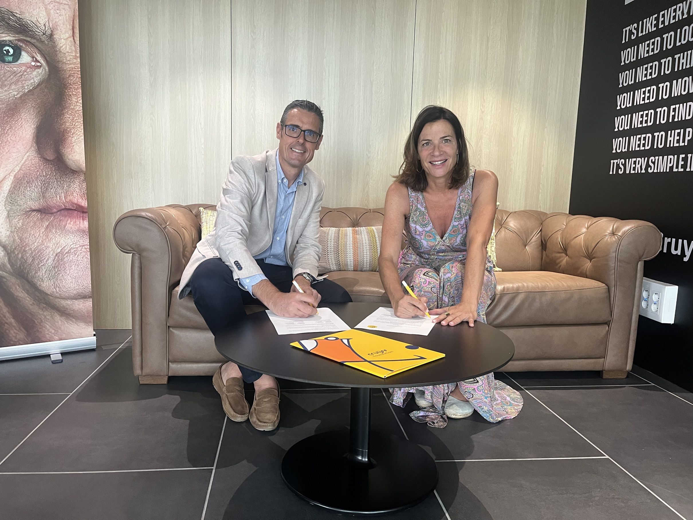 Grupo Moure y la Fundación Cruyff firman un acuerdo para promover la inclusión social a través de la movilidad sostenible