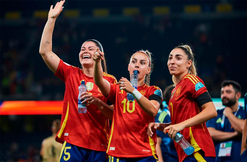 España impresiona con goles de Vicky, Alexia, Martín-Prieto y un doblete de Esther