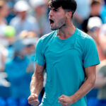 Alcaraz tiene a tiro el número uno en el US Open sólo con quedar por encima de Sinner