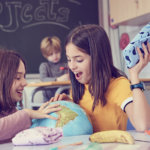 Revolución sostenible en la vuelta al cole: cómo un colegio puede ahorrar 317.000 m² de residuos al año y una familia hasta 170€ por niño con envoltorios reutilizables