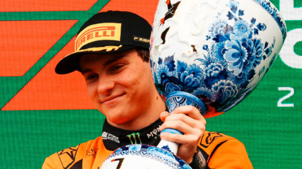 Norris al borde las lágrimas aparcó su MCL39 roto en la duna de Zandvoort 
