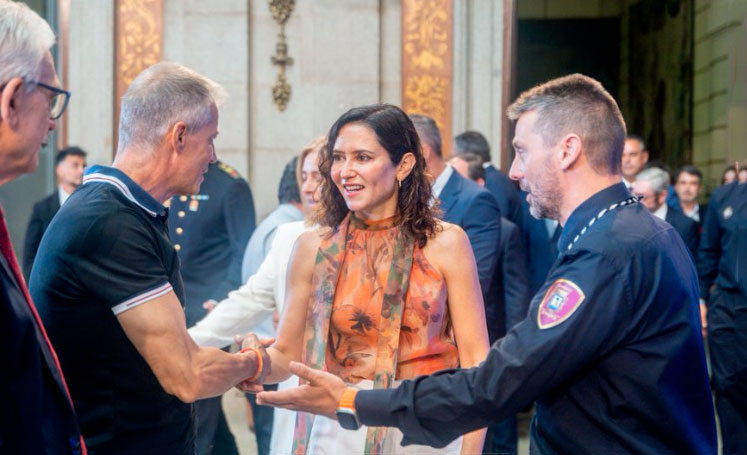 Toda la solidaridad y el apoyo de Ayuso a los bomberos de toda España