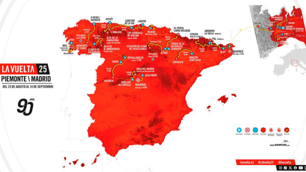 Comienza en Turín La Vuelta Ciclista a España en plena preocupación por los terroríficos incendios Comienza en Turín La Vuelta Ciclista a España en plena preocupación por los terroríficos incendios