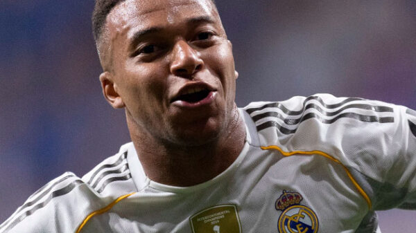 El Carlos Tartiere vibró con un Oviedo que dio la cara de forma audaz al Real Madrid de Mbappé y Vinicius