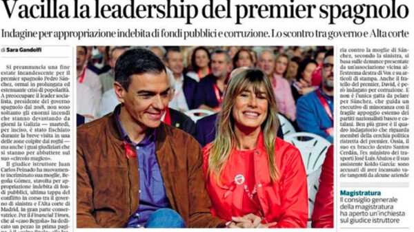 Los Reyes toman la decisión de escuchar a agricultores y ganaderos y visitar las calles de pueblo calcinados