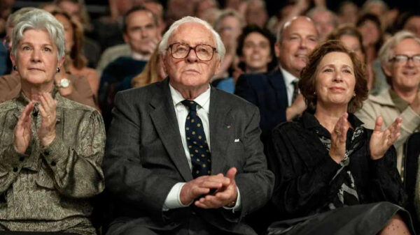 Anthony Hopkins emociona, Manel Fuentes sigue con sus refritos, y ni La Vuelta ni la Eurocopa entusiasman Anthony Hopkins emociona, Manel Fuentes sigue con sus refritos, y ni La Vuelta ni la Eurocopa entusiasman