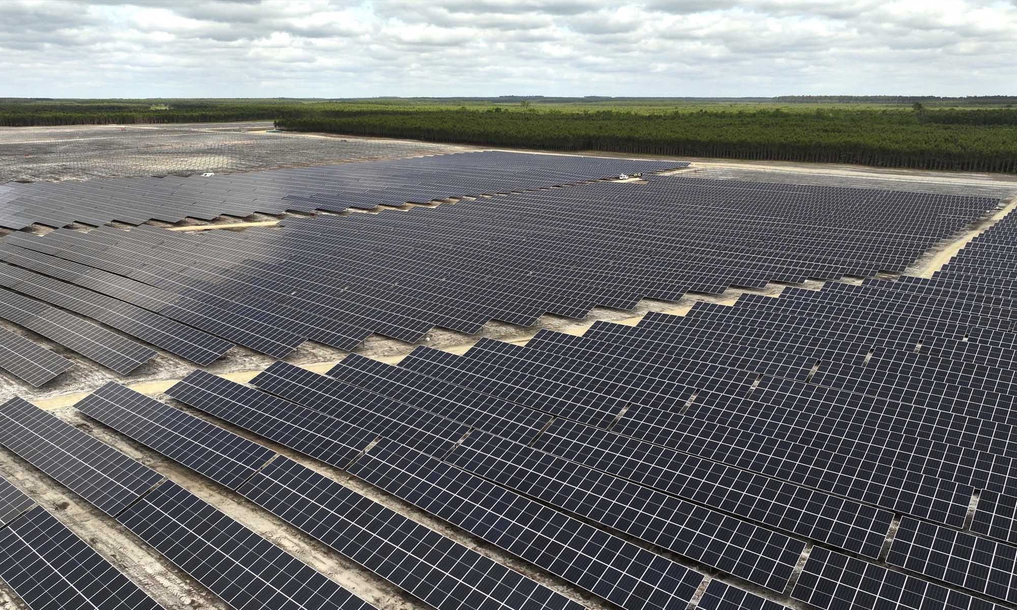 Ijes Solar construye una planta fotovoltaica de 45,5 MW al sur de Francia junto a Total Energies