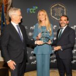 Esther Alcocer Koplowitz, galardonada con el Premio de Oro Eduardo Barrachina 2025