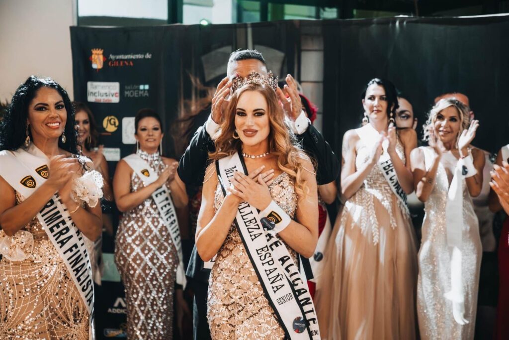 Eva María Hernández Ramos, coronada Miss Belleza España Senior 2025: “La verdadera belleza es autenticidad, cultura y compromiso”