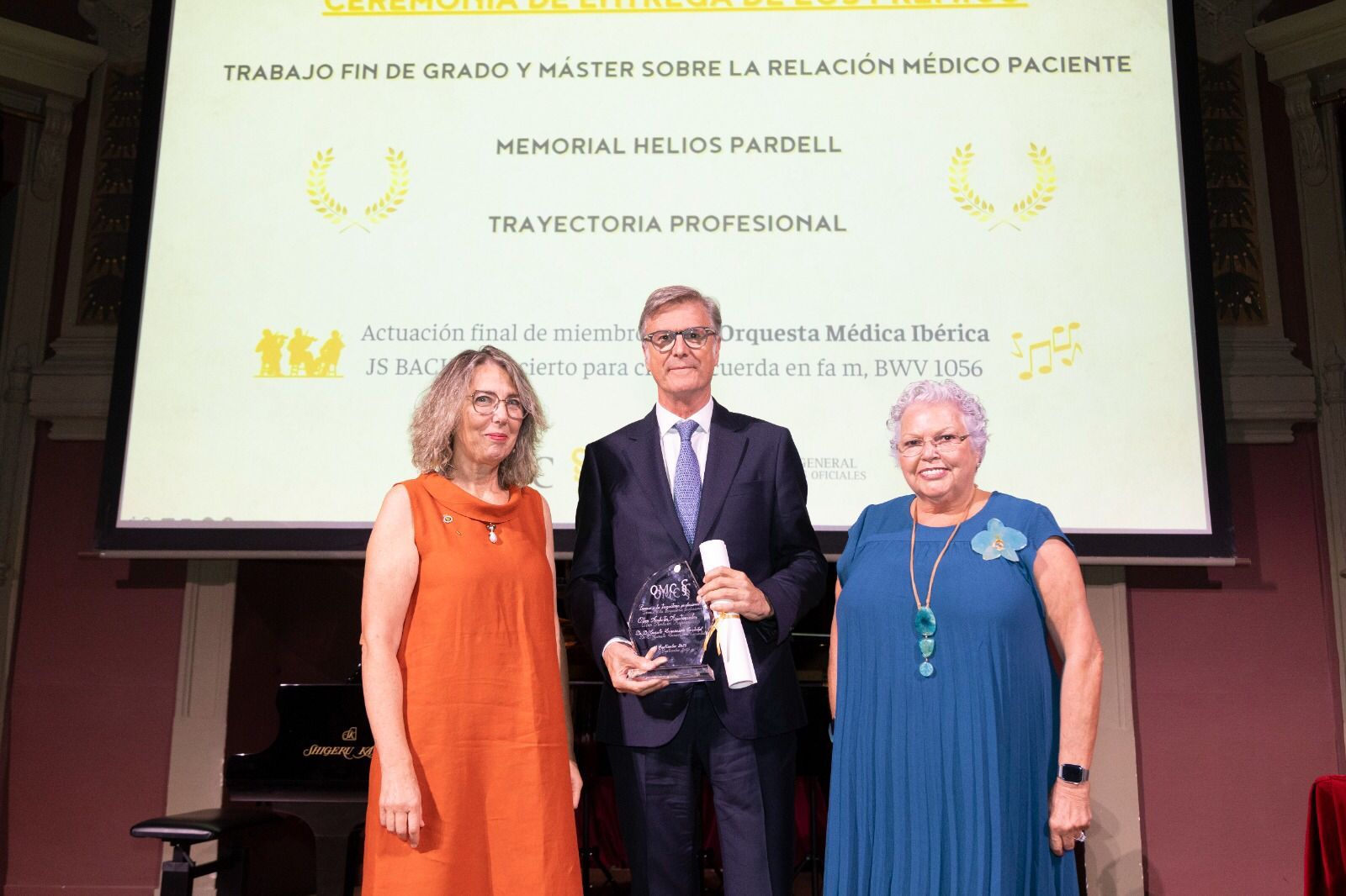 El neurólogo de Policlínica Gipuzkoa, Gurutz Linazasoro, recibe el Premio a la Trayectoria Profesional de la Organización Médica Colegial