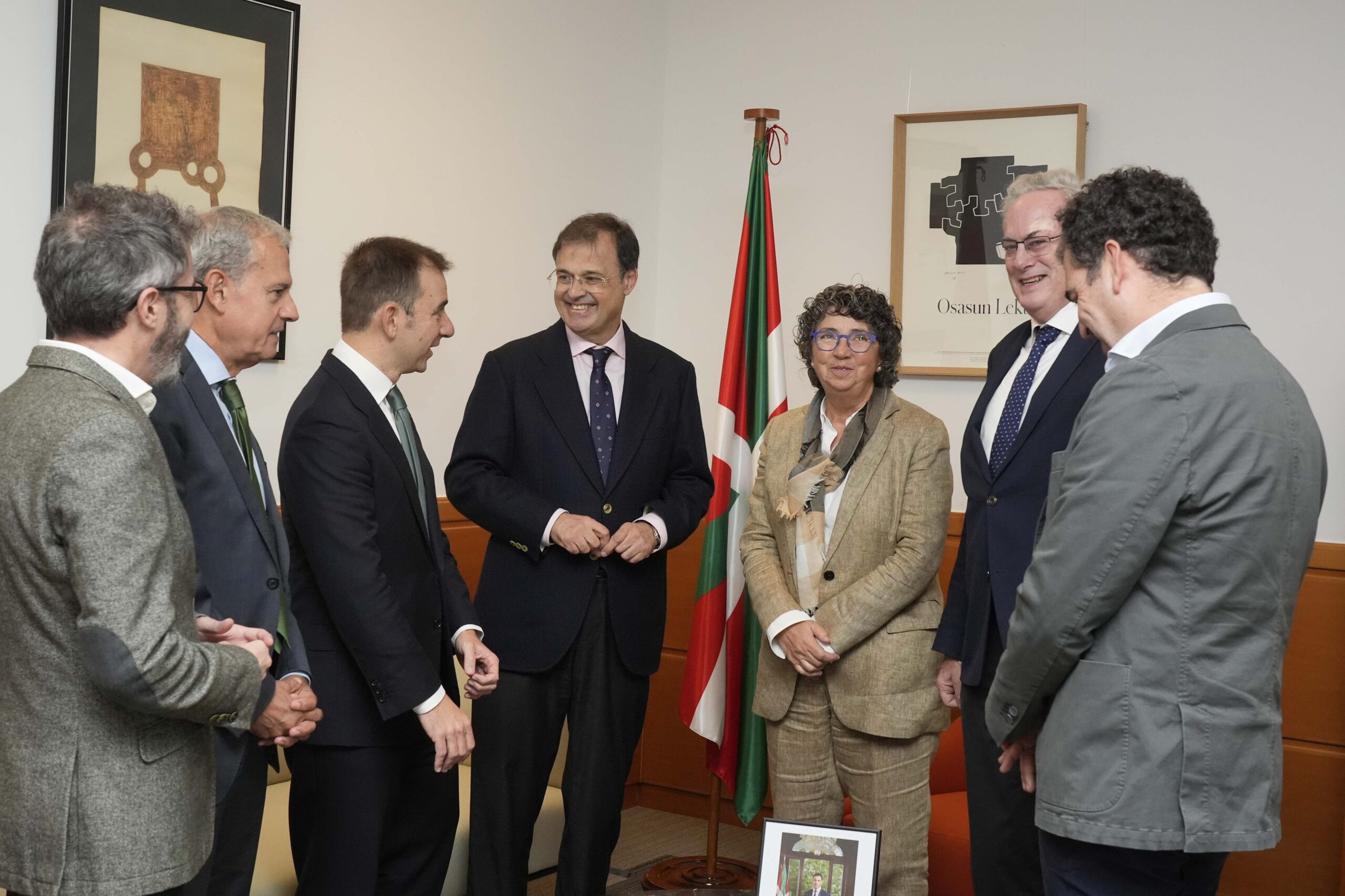 El Departamento de Salud del Gobierno Vasco recibe al Consejo de Farmacéuticos de Euskadi con motivo del Día Mundial de la profesión