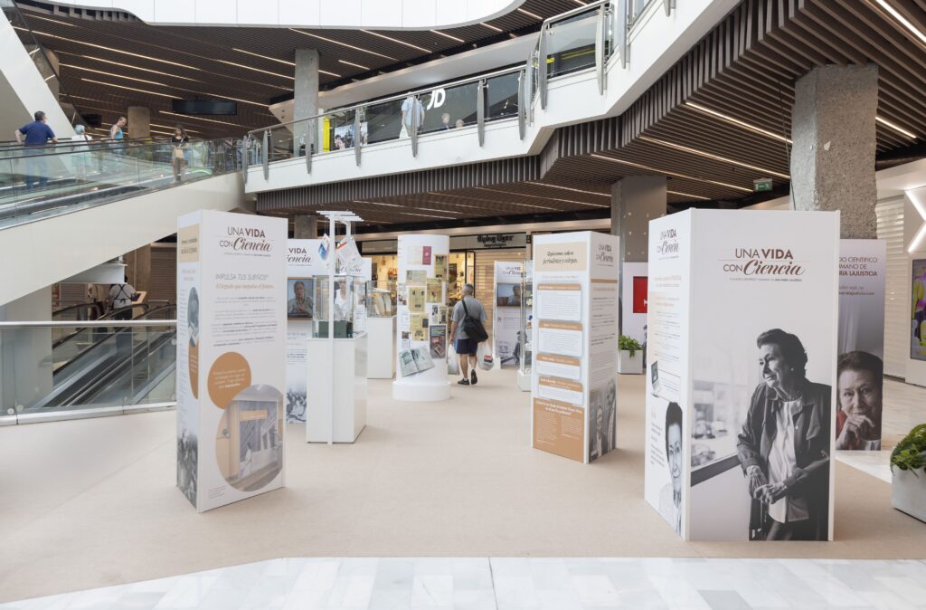 La ciudad natal de Ana María Lajusticia recibe “Una vida ConCiencia”, la exposición sobre su legado