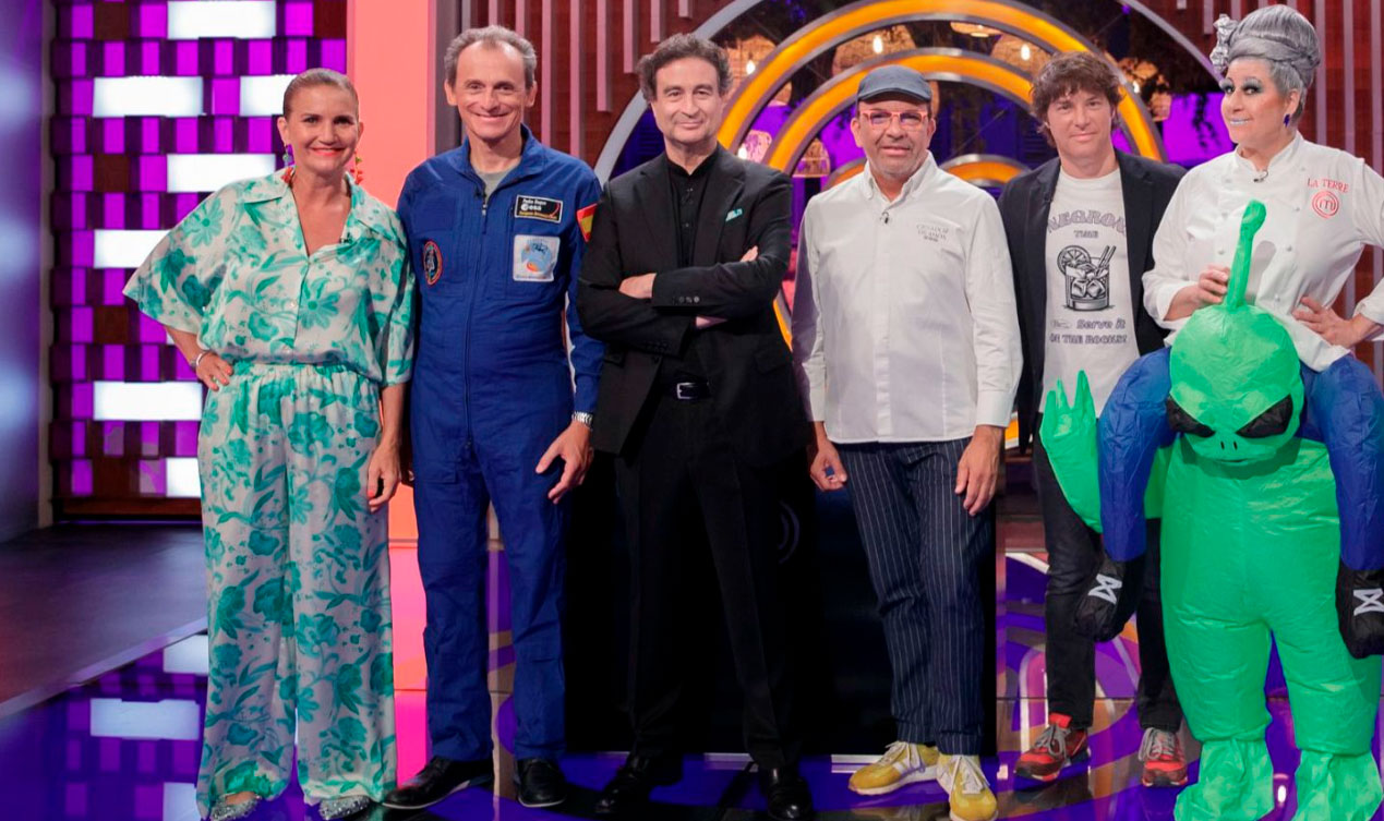 Cocinar en gravedad 0 y colgado de un arnés, una experiencia con el astronauta Pedro Duque
