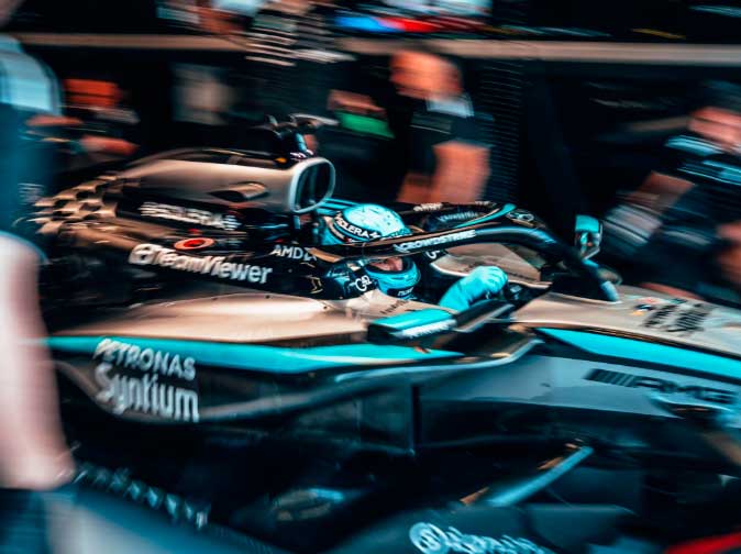 Russell, Max, Piastri, Antonelli y Lando, la lucha inesperada en la noche de Singapur