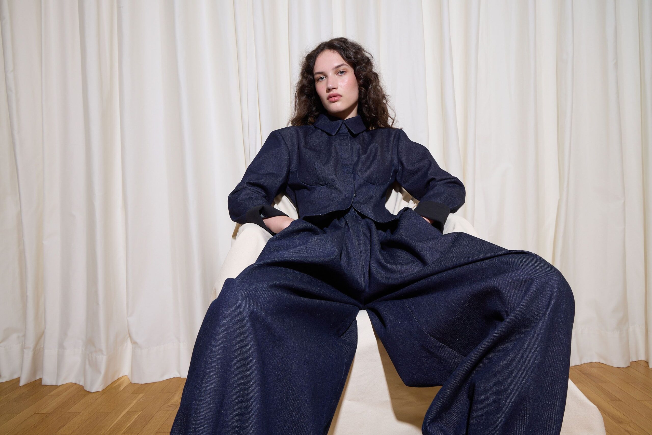 WOMANZE presenta DENIM: cuando el lujo contemporáneo se viste de urbano WOMANZE presenta DENIM: cuando el lujo contemporáneo se viste de urbano