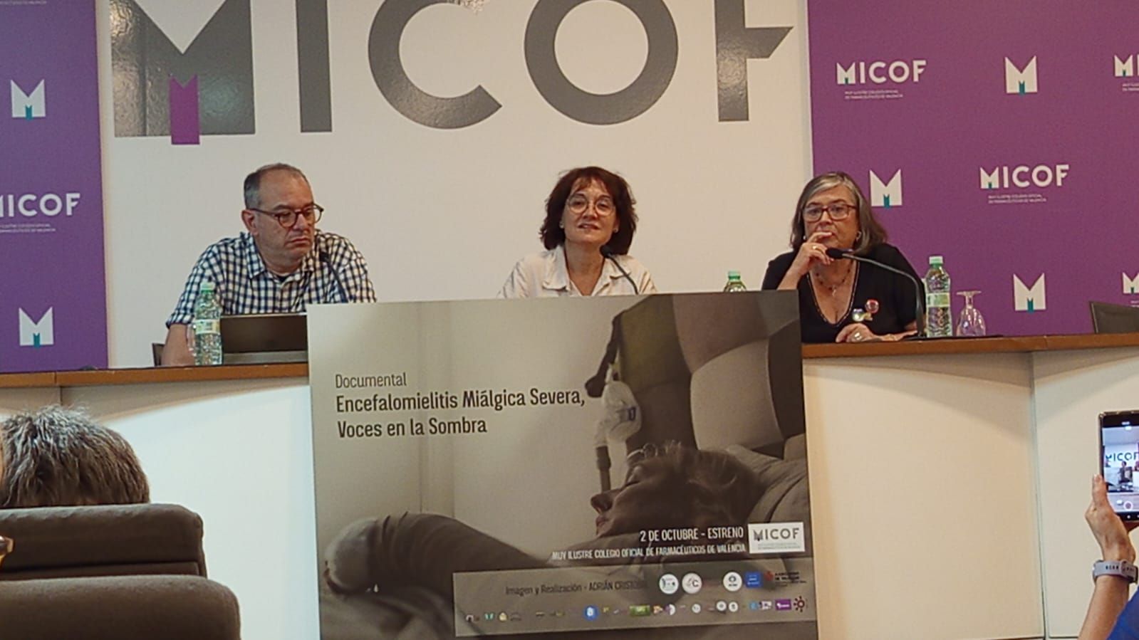 Documental ‘Voces en la Sombra’ visibiliza la lucha por el reconocimiento médico y social de la Encefalomielitis Miálgica Severa en evento con destacados profesionales y emotivas historias de pacientes