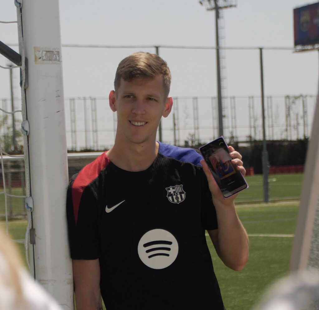 Collectibol marca un hito en el coleccionismo con los álbumes digitales oficiales del Barça y del Betis