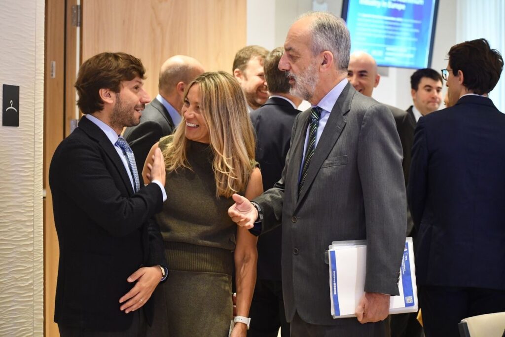 La AEA reúne en Bruselas a eurodiputados y al sector para analizar el CBAM en la industria del aluminio