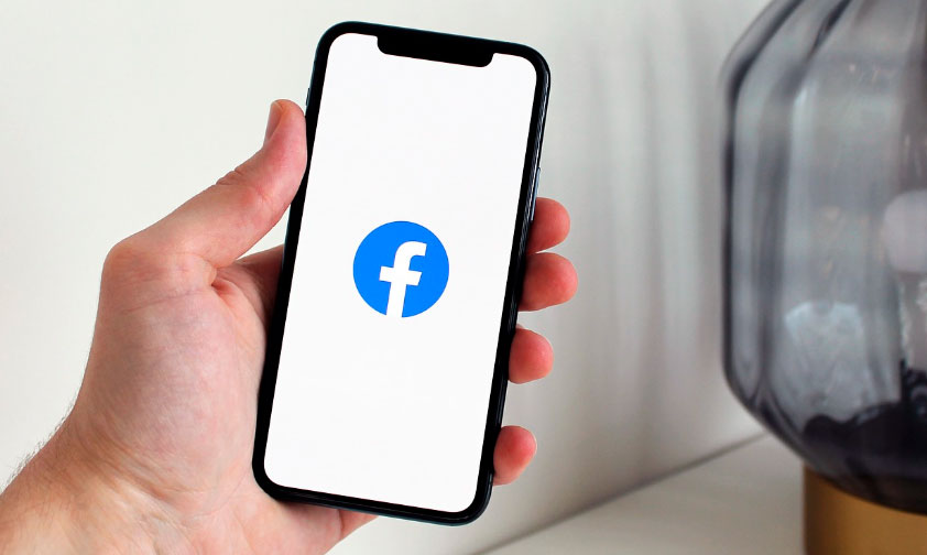Aumenta la polarización ideológica y la difusión de noticias sesgadas o falsas en Facebook