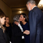 El Rey y la Reina con todo su cariño para las víctimas y muy serio aviso a Sánchez y Mazón El Rey y la Reina con todo su cariño para las víctimas y muy serio aviso a Sánchez y Mazón