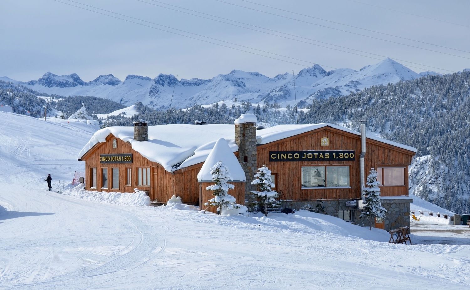 Cinco Jotas Grill Baqueira calienta motores y se prepara para la nueva temporada de esquí