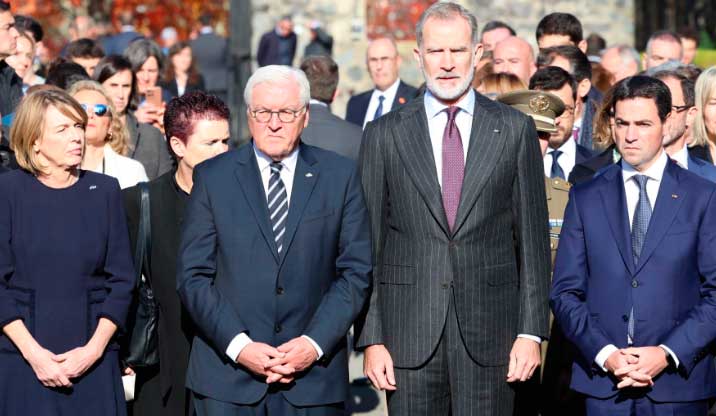 El Rey junto al presidente Steinmeier en su gesto de homenaje y recuerdo a las víctimas del ataque de la Legión Condor