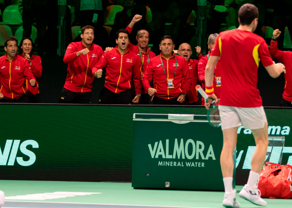 El equipo de David Ferrer sigue tirando de épica para mantener vivo el sueño de la Copa Davis