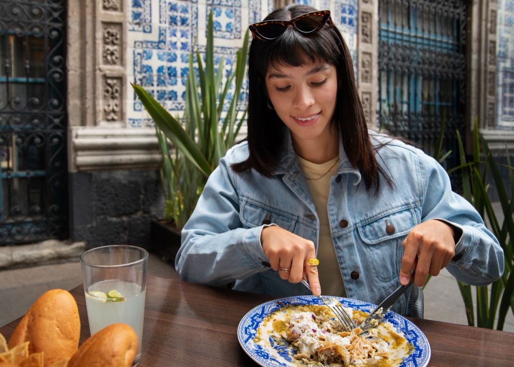 Las mesas para uno se disparan en España: comer solo deja de ser excepción