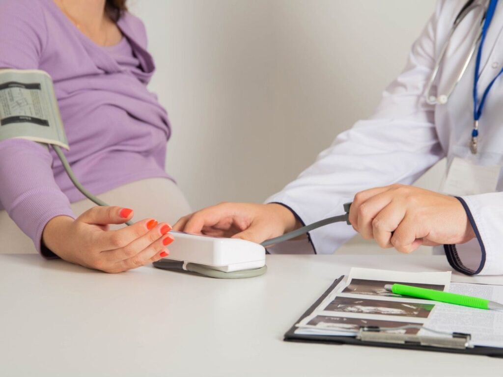 Dr. Santiago Novoa, ginecólogo de Policlínica Gipuzkoa: “El cribado del primer trimestre permite conocer el riesgo de preeclampsia antes de que aparezcan síntomas”