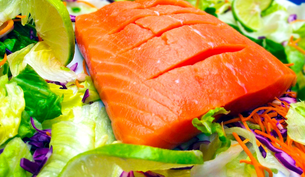 Exquisito salmón con un toque salvaje y afrodisíaco para fiestas Exquisito salmón con un toque salvaje y afrodisíaco para fiestas