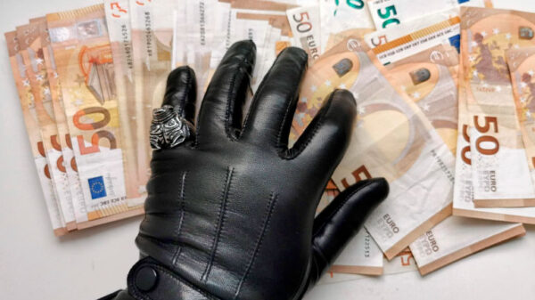 La corrupción es el vocablo que se aplica al robo de cuello blanco